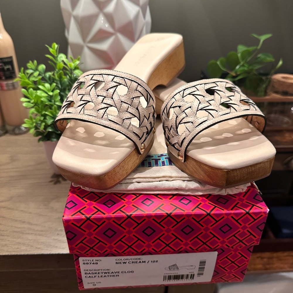 Authentic Brand new Tory Burch Basketweave Clog _newcream size 9